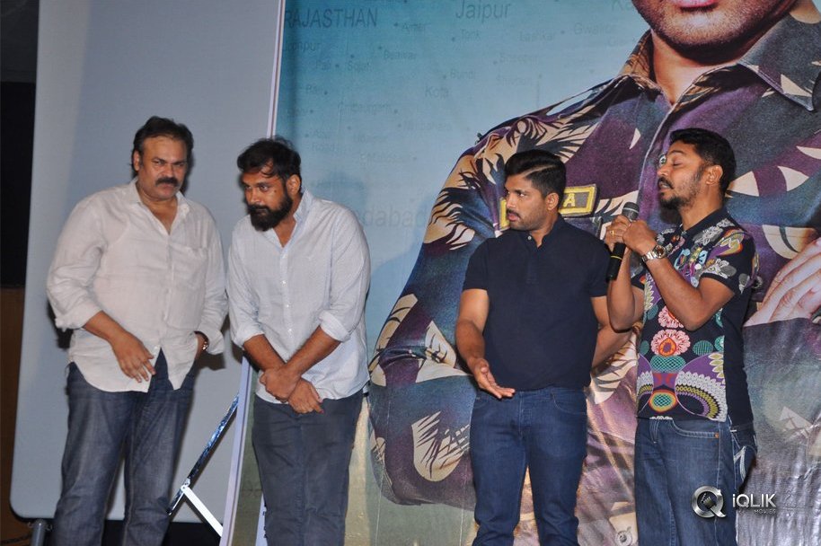 Army-People-Watching-Naa-Peru-Surya-Naa-illu-India-Movie-Photos